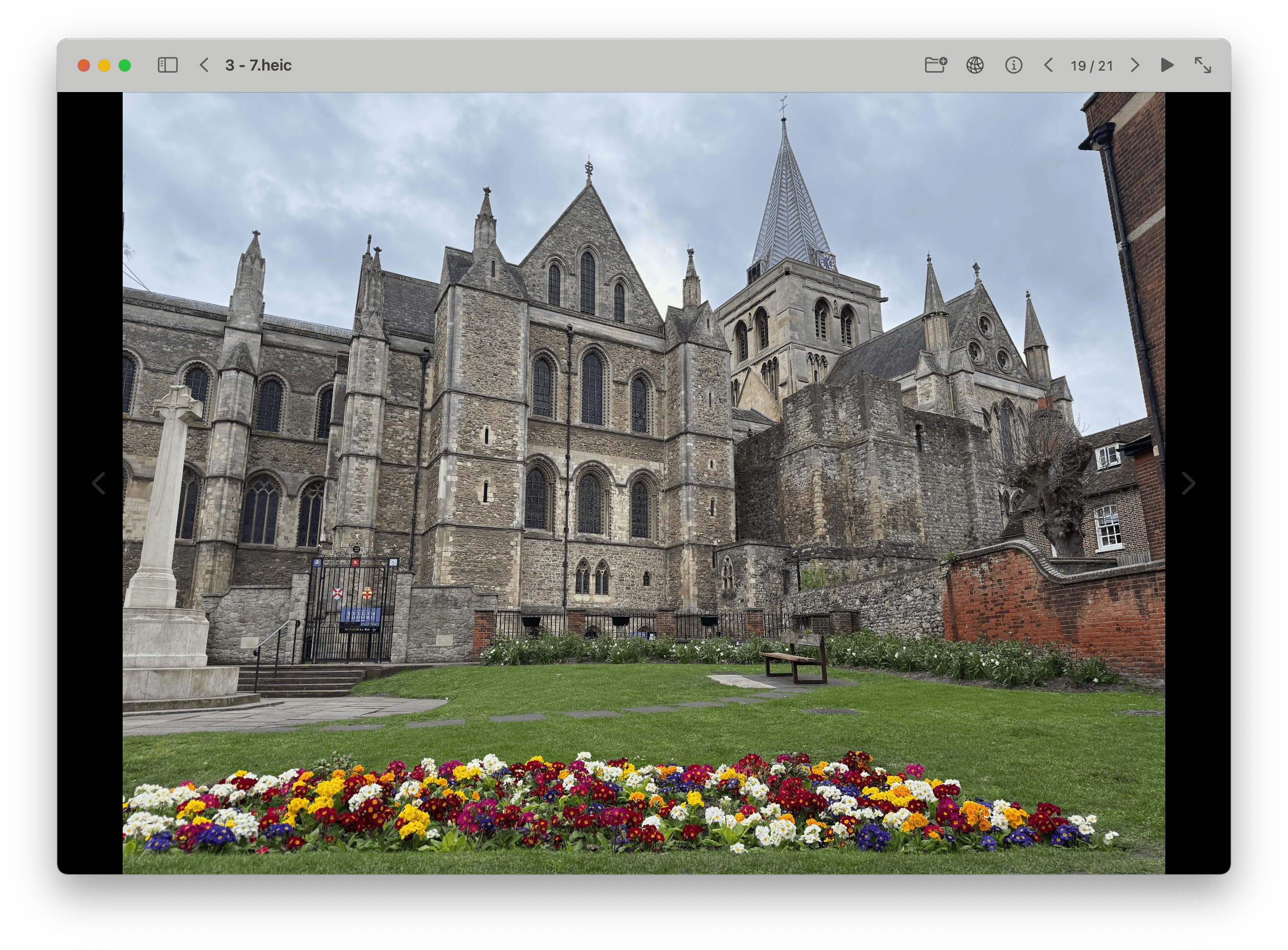 Fullscreen photo viewer in Photo Shelf